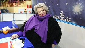 Конечно, есть ощущение на Олимпиаде-2026, что девушкам не с кем стало соревноваться после того, как отстранили наших спортсменок, и поэтому сильно упали итоговые баллы. Сейчас получают золото и без прыжков