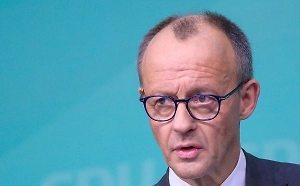 Мерц анонсировал визит в США для обсуждения пошлин Трампа на все страны мира