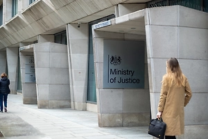 Минюст США удалил несколько тысяч файлов по делу Эпштейна после жалоб жертв 