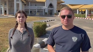 Удерживаемую в кол-центре в Мьянме 21-летнюю россиянку избивали и морили голодом