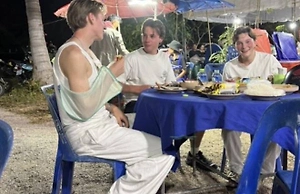 В Таиланде туристы попали на поминки, решив, что это фестиваль еды