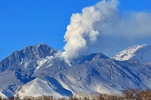 Вулкан Шивелуч на Камчатке выбросил пепел третий раз за сутки
