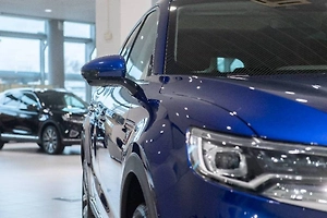 Автолюбителей предупредили о рисках при покупке машин за границей