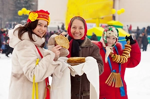 Как отказаться от блинов, которые заворачивают с собой родные – советы этикетолога на Масленицу