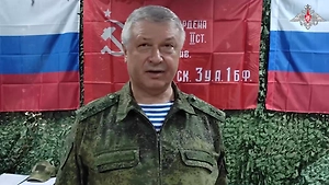 Досмотр авто и жильцов: Появилось первое видео с места покушения на убийство генерала Алексеева