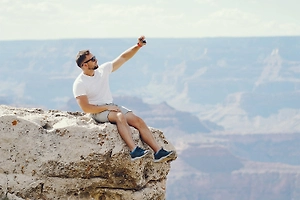 Эффектное селфи ценою в жизнь: Московский бизнесмен сорвался со скалы в Таиланде, пытаясь сделать фото