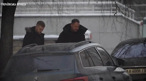 Ермака с толпой телохранителей и кортежем сняли в Киеве после обещания вступить в ВСУ