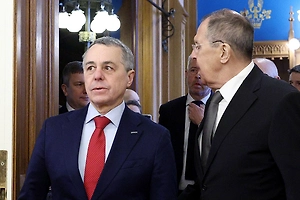 Казус за столом переговоров: Глава МИД Швейцарии сел на сторону российской делегации