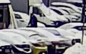 На видео попал момент взрыва петарды в руках подростка в Подмосковье