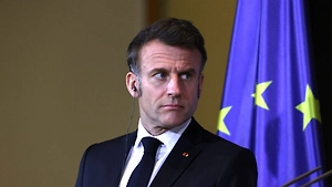 Названы причины тайных манёвров Макрона для сближения с Путиным