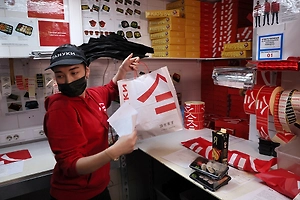 В «Тануки» объяснились за таракана в роллах и намекнули на происки ИИ